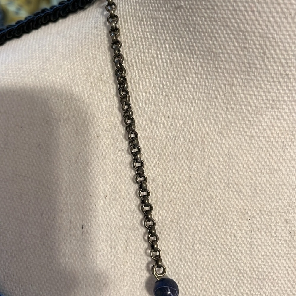 Vintage tribal Silvertone and lapis necklace - Picture 6 of 12
